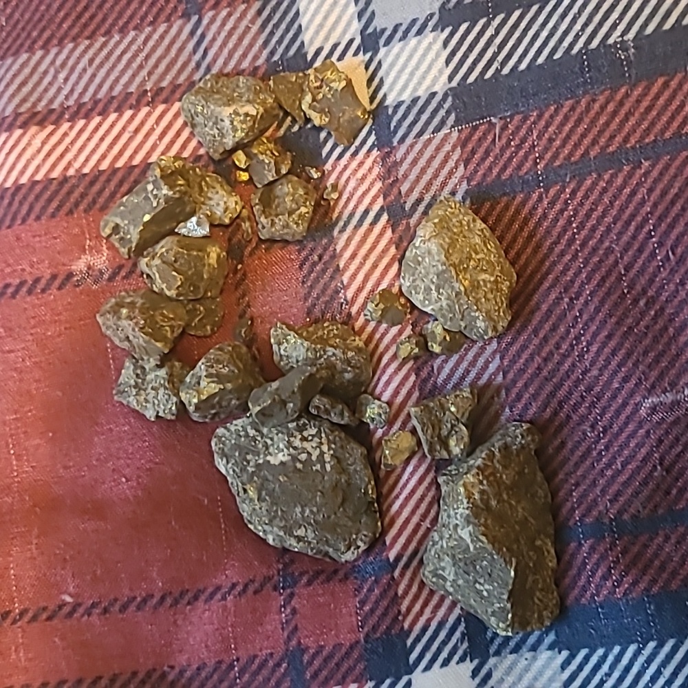 Rocks with real gold